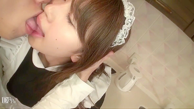 Mizuki Hirose Ignites Passion With Her Seductive Curves