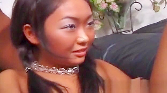 JAV's Hot Lésbian Threesome Continues with Steamy Action!