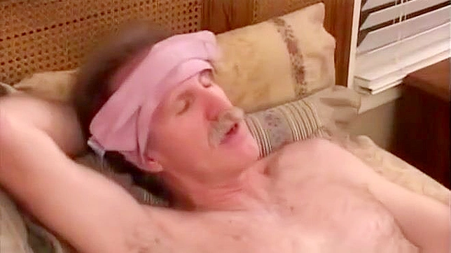 Seductive Jav Nurse Tempts You With Hot Pussy Playtime