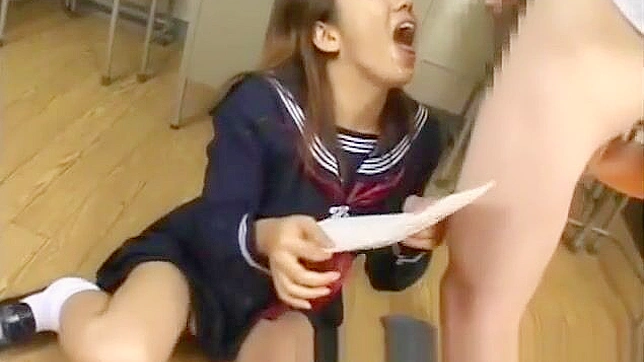 Japani Babe Enjoys Playing With Cum Before Tons More Come Down