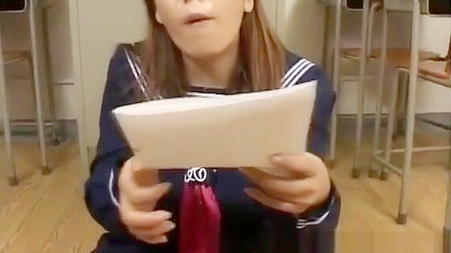 Japani Babe Enjoys Playing With Cum Before Tons More Come Down