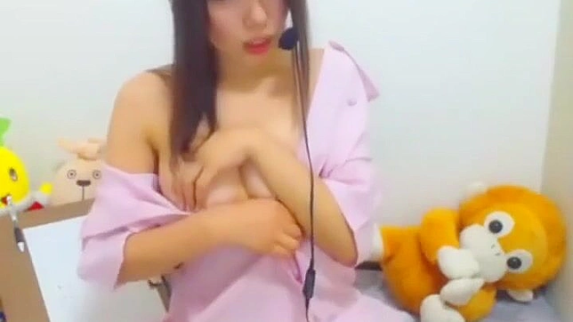 Seductive Japanese Beauty Tempts Him With Her Skills