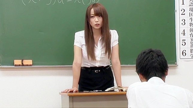 Seductive Japanese Cougar Gives Ultimate Blowjob Experience