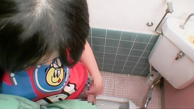 Sizzling Japanese Bombshell Delivers Epic Blowjob & Wet Pussy Ride