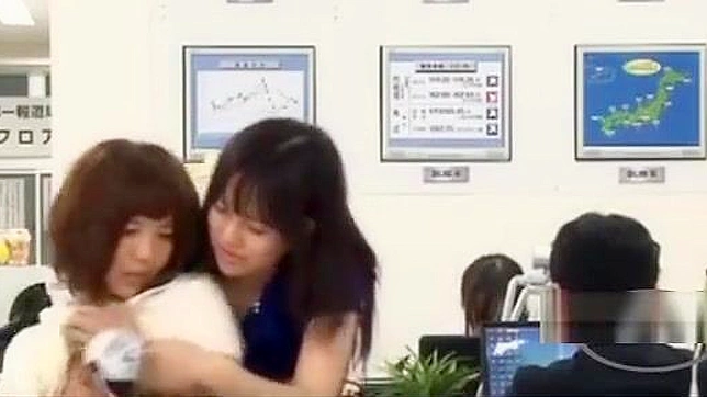 Chinese Milf Tempts With Seductive Nipples & Steamy Livestream Action