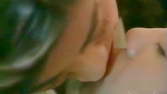 Sizzling Duo Of Asian Beauties Relish Hot 69地板激情！