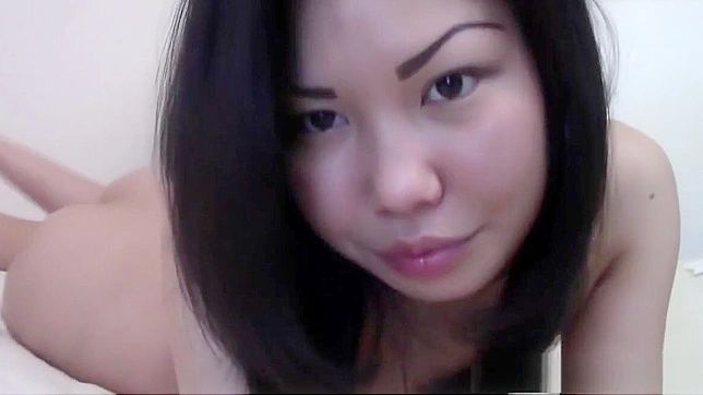 Luscious Chinese Amateur Self-Seduces Into Blissful Orgasm