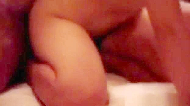 Seductive Chinese Amateur Tempts & Self-Pleasure Delightfully