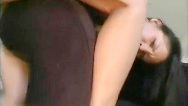 Watch As This Exotic Beauty Masters The Asian Deepthroat Technique