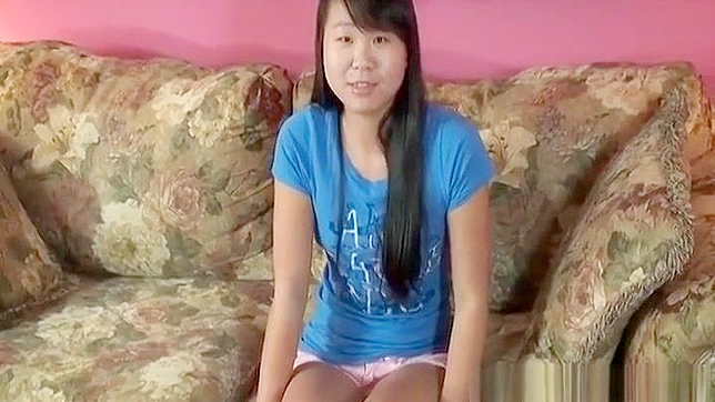 Shy Chinese Beauty Shows Off Her Stunning Naked Body First Time