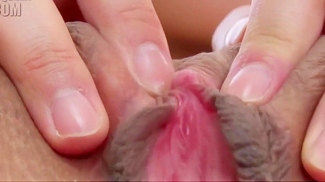 Gorgeous Japanese Queen Tempts With Sultry Sex Appeal