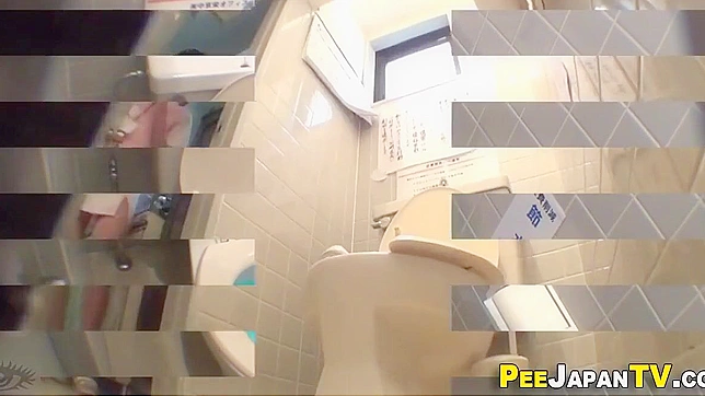 Spicy Wet Asian Babe Gets Down & Dirty With Piss Play