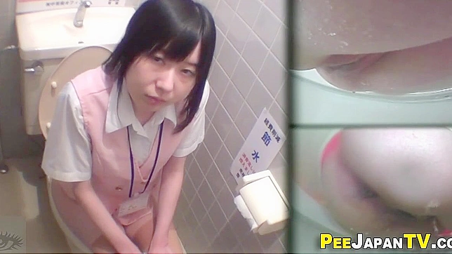 Spicy Wet Asian Babe Gets Down & Dirty With Piss Play
