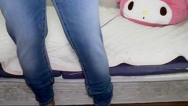 Cute Girl 18+ Rubbing Her Pussy Until Jeans Are Soaked Wet