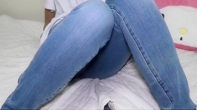Cute Girl 18+ Rubbing Her Pussy Until Jeans Are Soaked Wet