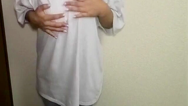 Cute Girl 18+ Rubbing Her Pussy Until Jeans Are Soaked Wet