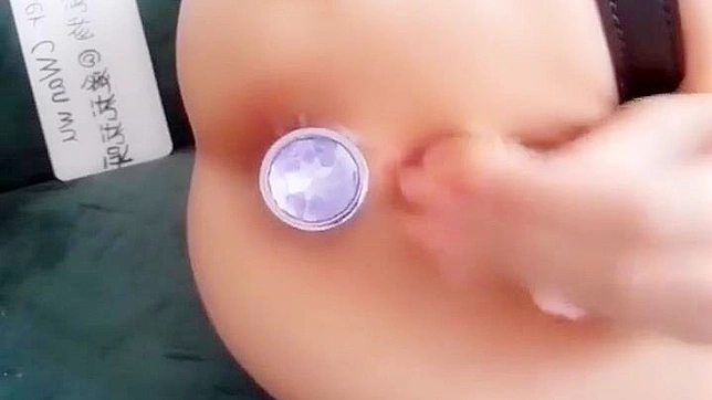 Seductive Chinese Beauty Tempts With Her Hot Curves