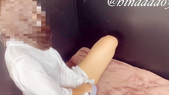 Cam Girl 18+ Delivers Extreme Blowjob & Hardcore Sex Thrills Live On Screen