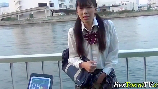 Hot Sultry Teen 18+ Queen Self-Pleases in Stunning Detail