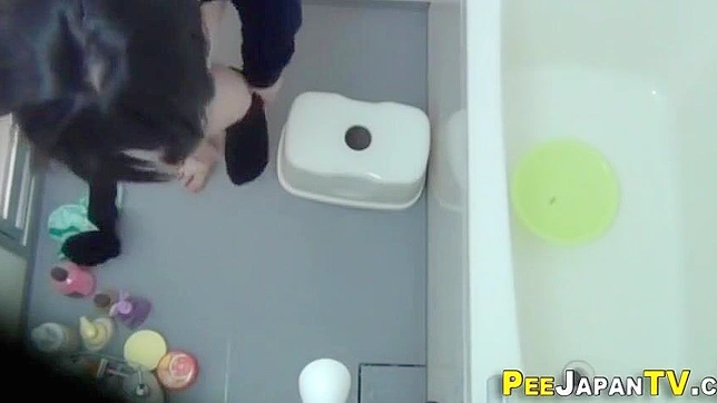 Sizzling Wet & Wild Japanese Milf Bedwetting Orgasms