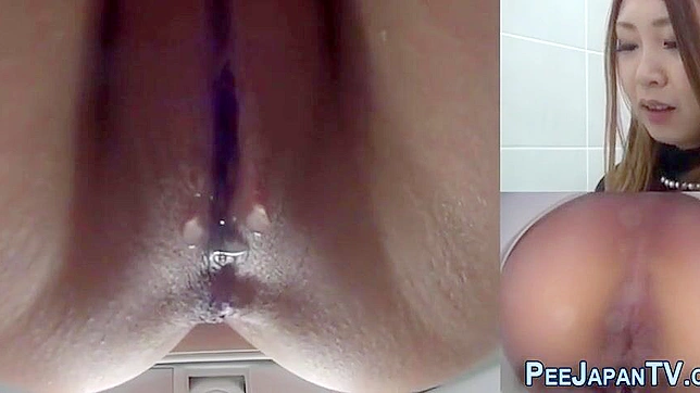 Luscious Japanese Girls Peeing Publicly In Steamy Baths