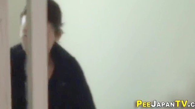 Asian Beauty Gives Steamy Blowjob & Hot Golden Showers Delightfully