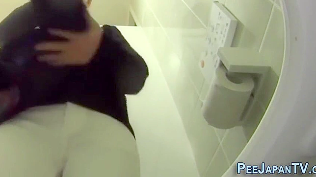 Sexy Japanese Milf Pleasures Her Lover While Peeing