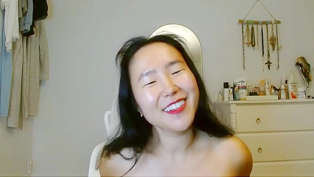 Sizzling Japanese Beauty Shows Off Her Tempting Assets ~ Wow!