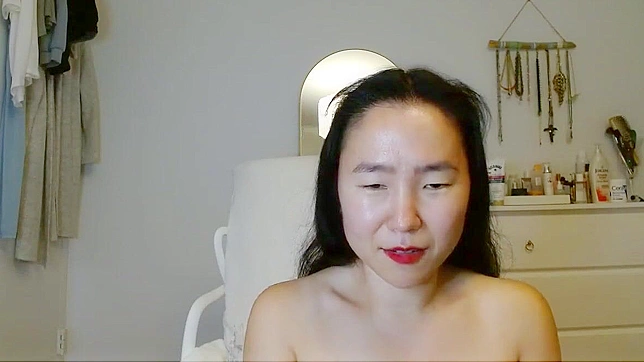 Sizzling Japanese Beauty Shows Off Her Tempting Assets ~ Wow!