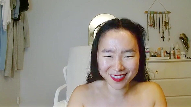 Sizzling Japanese Beauty Shows Off Her Tempting Assets ~ Wow!