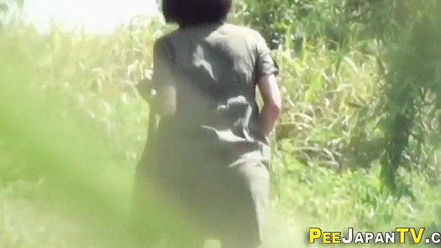 Hot Japanese Porn Star Shows Her Skills Solo Style!