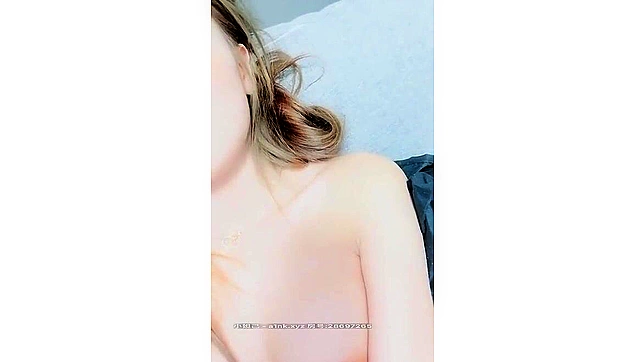 Amateur Japanese Women Share Hot Selfies & Sneaky Pics