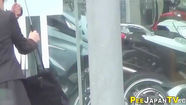 Wet Japanese Babe Pissing Herself In Orgasmic Bliss!