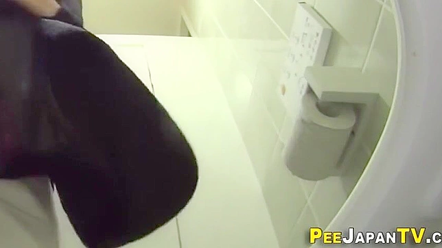 Exposed Japanese Teens 18+  Urinate Together - Explicit Content!