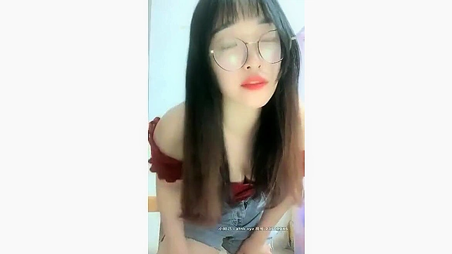 Sneaky Japanese Selfie Shots & Sultry Sex Photo Secrets Revealed