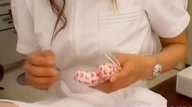 Emiri Aoi Vibrates Hotly Until She's Dripping Wet