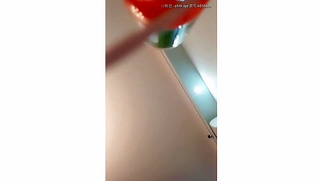 Sneaky Pics & Selfies Reveal A Tempting Seduction Thrill