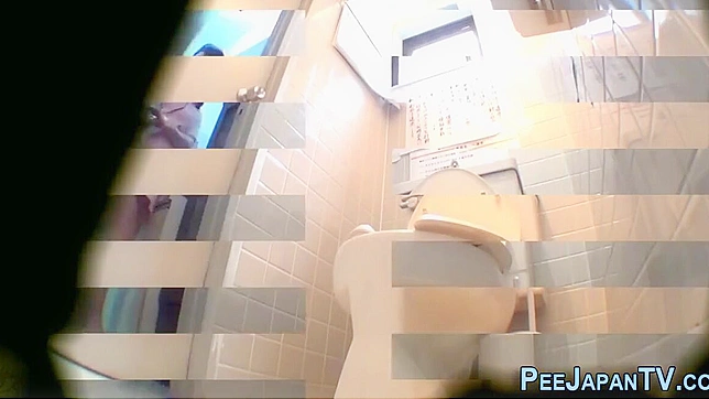 Sultry Japanese Chick Spells You With Seductive Outdoor Peeing Act