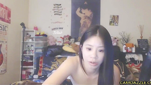Luscious Japanese Babe Offers Amazing Blowjob & Leg-Spread Fun