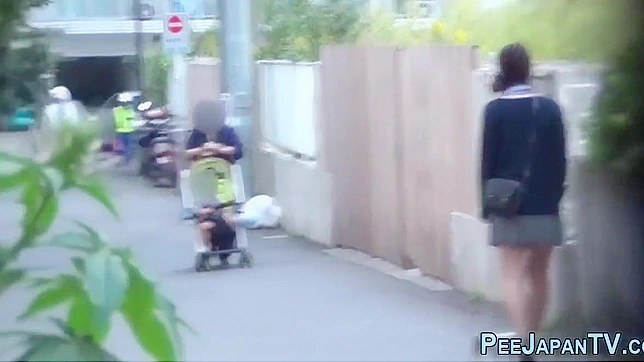 Heeled Asian Tempts With Seductive Urination Showdown