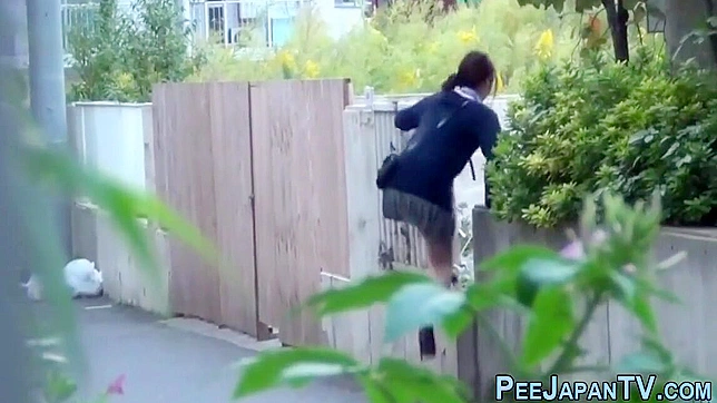 Heeled Asian Tempts With Seductive Urination Showdown
