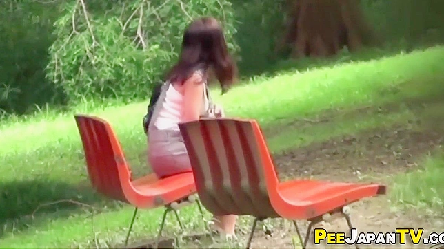 Lustful Japanese Babe Pees Outdoors For Kinky Park Action
