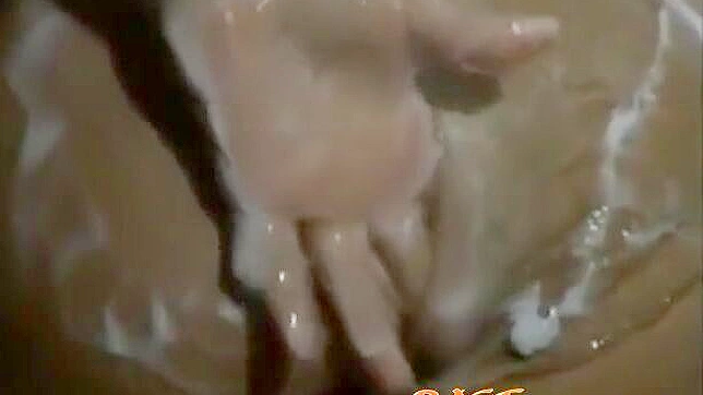 Noriko Kijima Seduces In Bed & Shows Her Stunning Curves