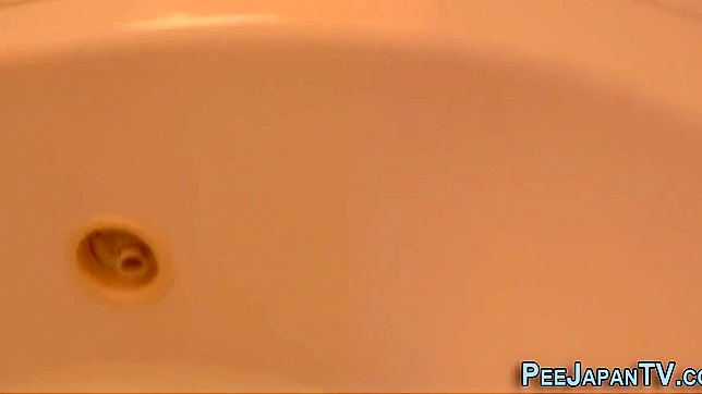 Wet & Wild Japanese Porn - Sexy Asian Lady's Watersport Pleasure Showdown