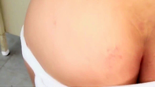 Sexy Housewife's Ultimate Pleasure Showcased Up-Close