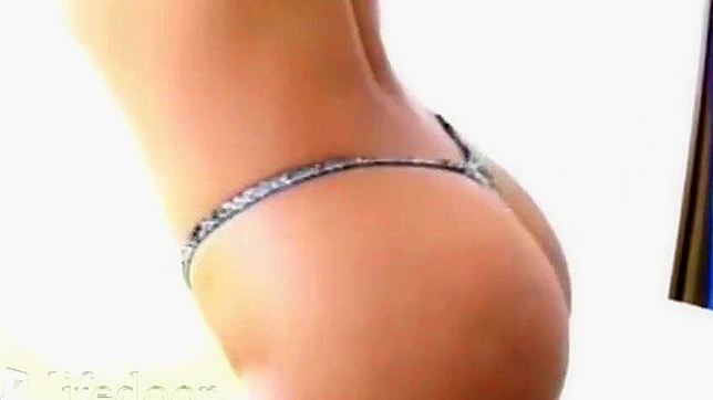 Elegant Japanese Beauty Teasing Orgasm With Vibrating Toy Delight