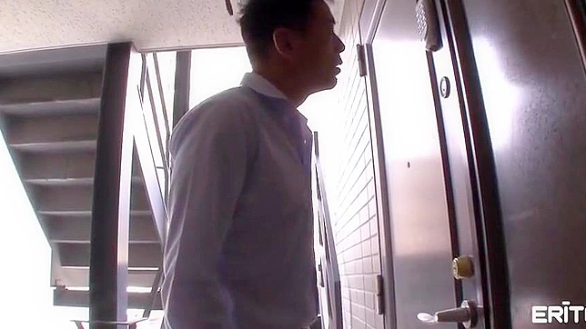 Hitomi Tanaka's Captivating Stepmom Sex Scene Delights Fans