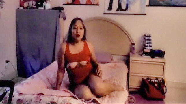 Sexy Japanese Bbw Strips Seductively Reveals Her Curves Live