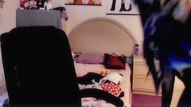 Sexy Japanese Bbw Strips Seductively Reveals Her Curves Live