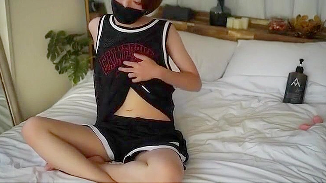 Seductive Japanese Beauty Gives Insane Orgasms On Cam